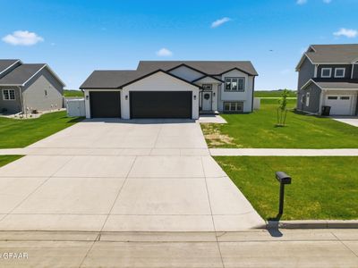 6058 W Prairiewood Dr