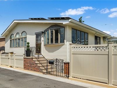 62 Dare Ct
