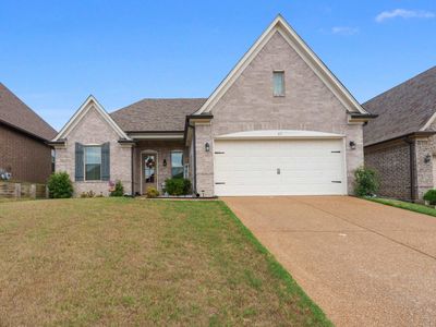 65 Briar Hollow Ln