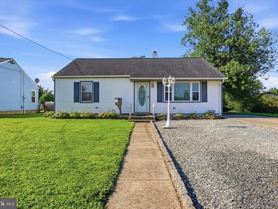 4 Pointville Rd