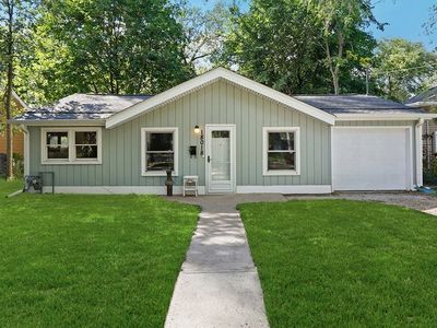 18018 Armitage Ct