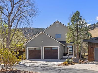 300 Oakwood Pl