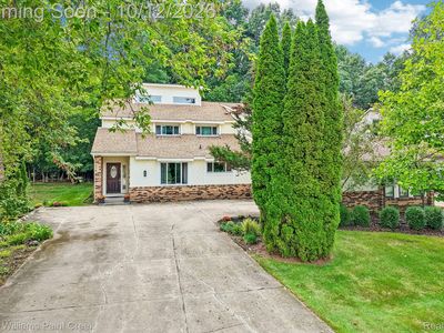 5832 Naneva Ct