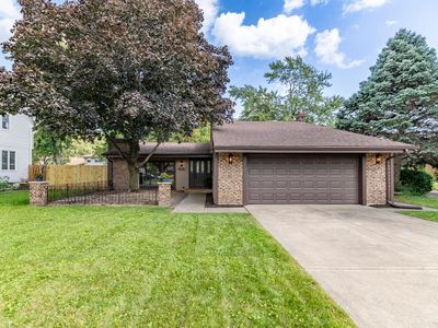 9425 Oriole Dr