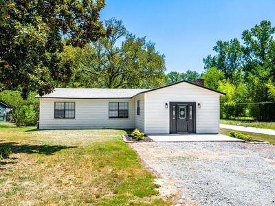 410 E Clarksville St