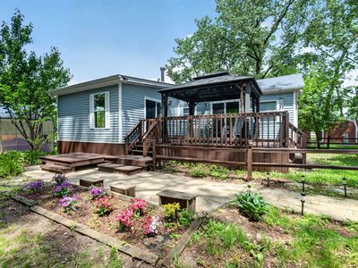 41 Lakeshore Dr