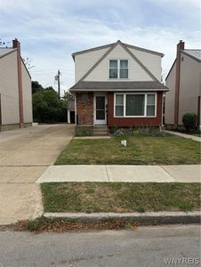 61 Chatsworth Ave
