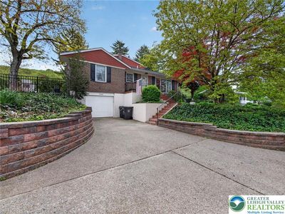 1346 E Emmaus Ave
