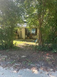 621 Johns Ln