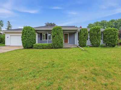 542 Wakefield Ave
