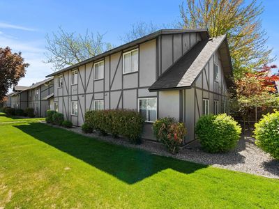 304 E Weile Ave APT 4