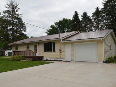 215 Rails Ave W