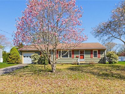 Property at 145 Glenwood Dr, North Kingstown, RI