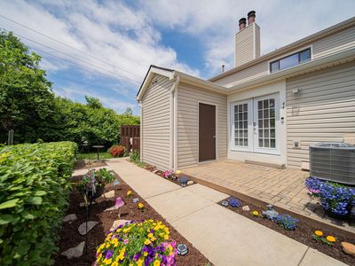 44 Hedgerow Ln
