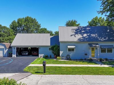 230 W Allen St