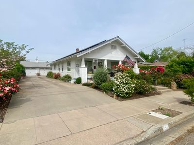 242 Laurel Ave