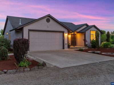 21805 Boones Ferry Rd NE