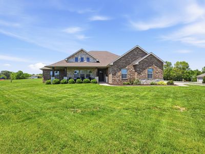 1712 S Songbird Circle