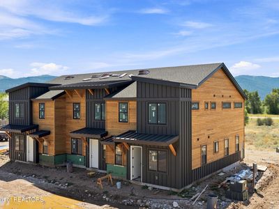 287 S Agate Ave #F1