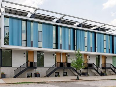 501 S Bloodworth St #102