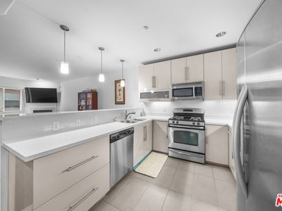 733 S Manhattan Pl Unit 401