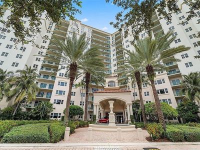 19900 E Country Club Dr APT 318