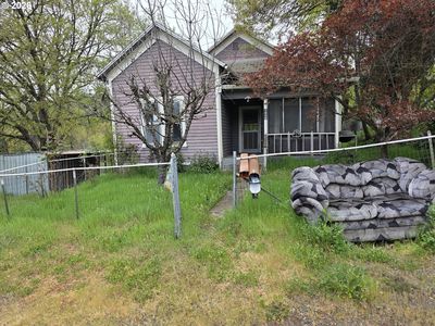 Property at 1638 SE Mill St, Roseburg, OR