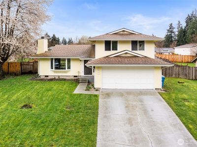 7811 Royal Oakes Drive SE