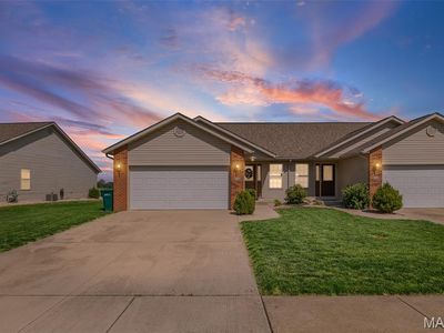 Property at 10915 Kentfield Dr, Lebanon, IL