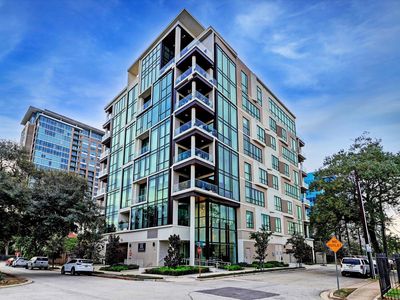 5104 Caroline St #403