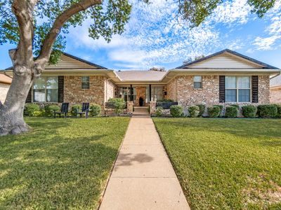 8324 Lullwater Dr