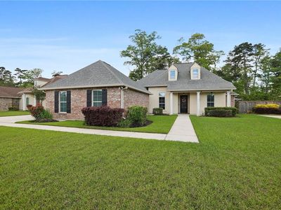 8929 Greenleaves Dr