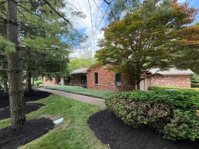 3090 Parkwood Dr