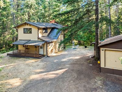 150 NE Smithy Forge Lane