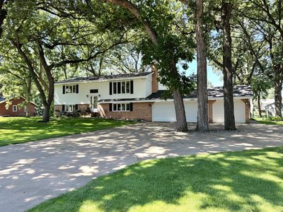 11911 Mississippi Dr N