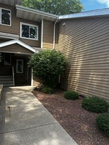 109 Creek Edge COURT