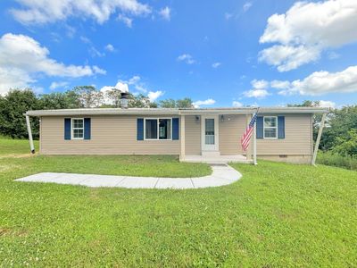 390 Lynn Ln