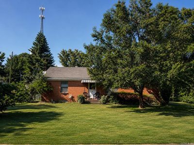 102 E Sunset Dr