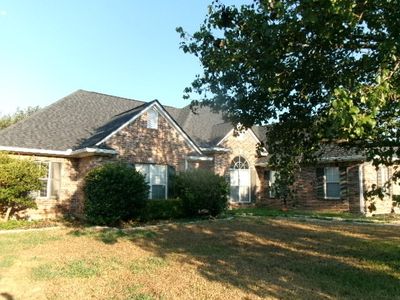 2425 Churchill Dr
