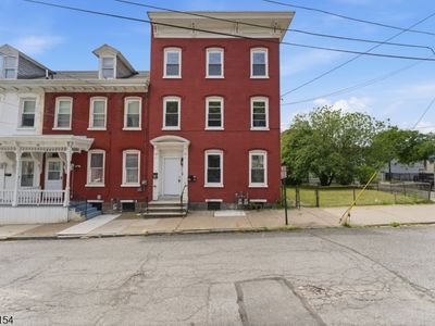 60 Brainard St