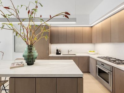 77 Charlton St APT S13C