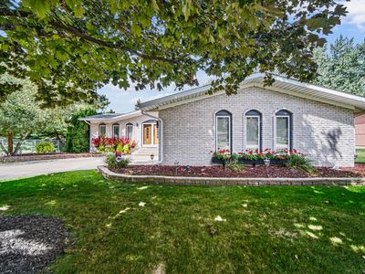 352 Burlington Beach Rd