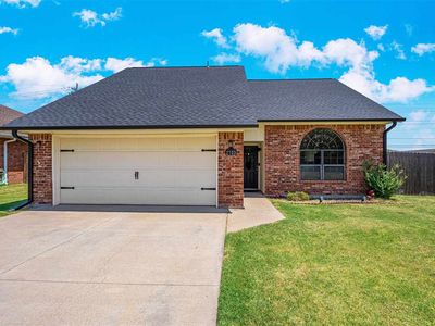 2103 NW Ashley Cir