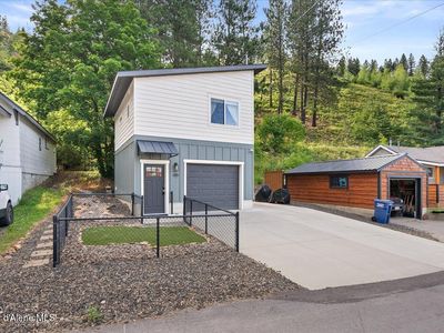 616 Upper Third St
