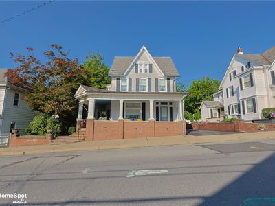 107 N Robinson Ave