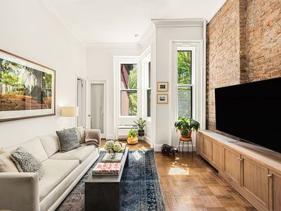 58 Remsen St APT 1R
