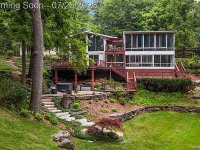 4910 Malibu Dr
