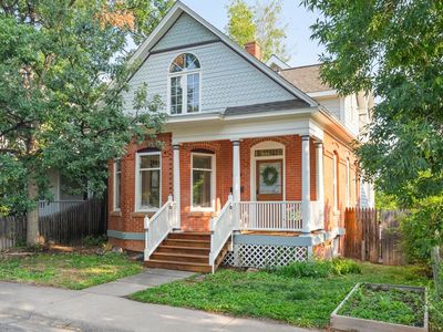 805 Dewey Ave