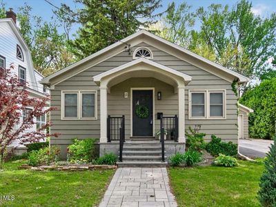 11 Norwood Avenue