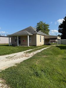 916 W South St